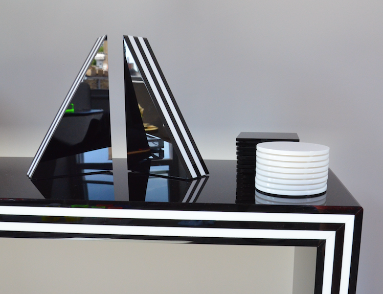 BOOKENDS                          BLACK/WHITE